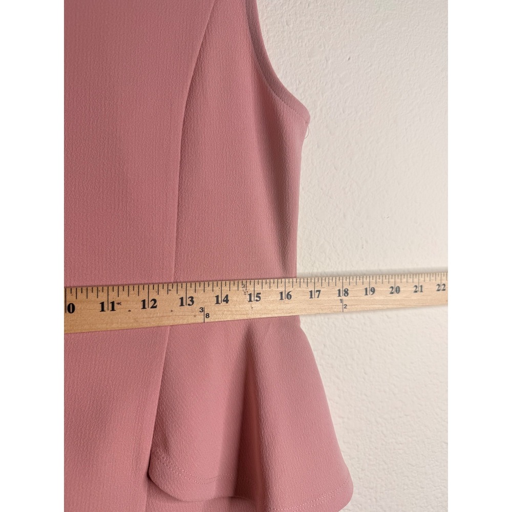 NY&C 7th Avenue Womens M Pink Peplum Top Sleeveless Keyhole Y2K Career - Picture 4 of 8
